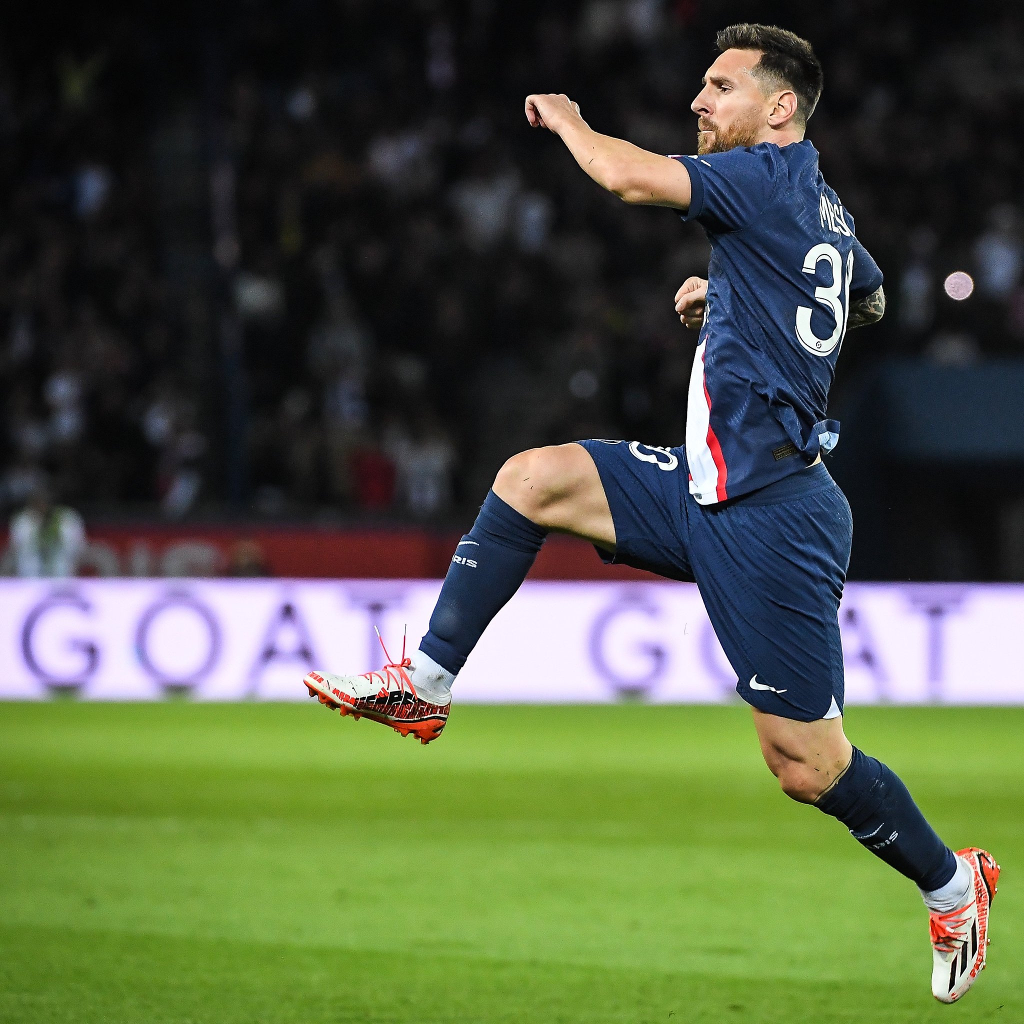 欧美诗化妆品海报设计_美肤产品海报设计制作